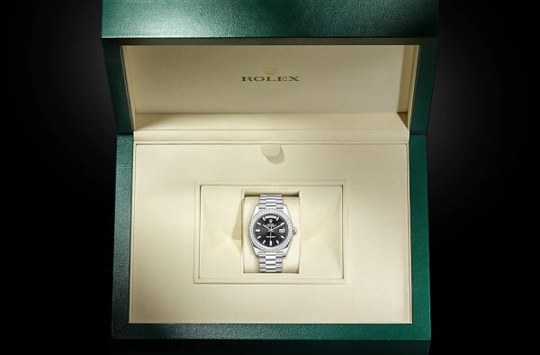 DAY-DATE 40-（Oyster, 40 mm, white gold and diamonds）