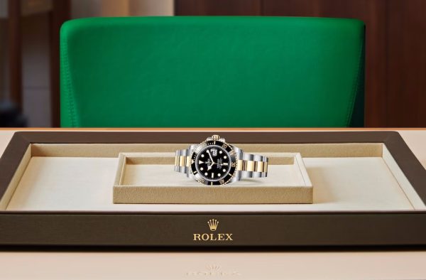 SUBMARINER DATE-(Oyster, 41 mm, Oystersteel and yellow gold)