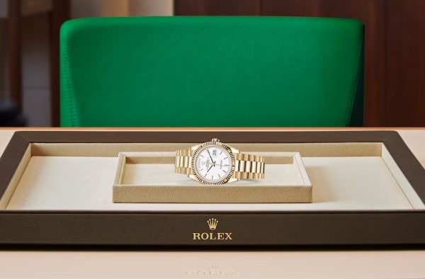 DAY-DATE 36-（Oyster, 36 mm, yellow gold）