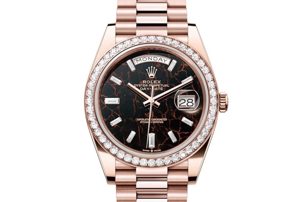 DAY-DATE 40-（Oyster, 40 mm, Everose gold and diamonds）