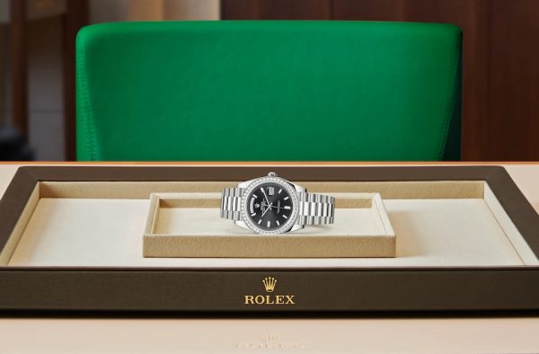 DAY-DATE 40-（Oyster, 40 mm, white gold and diamonds）