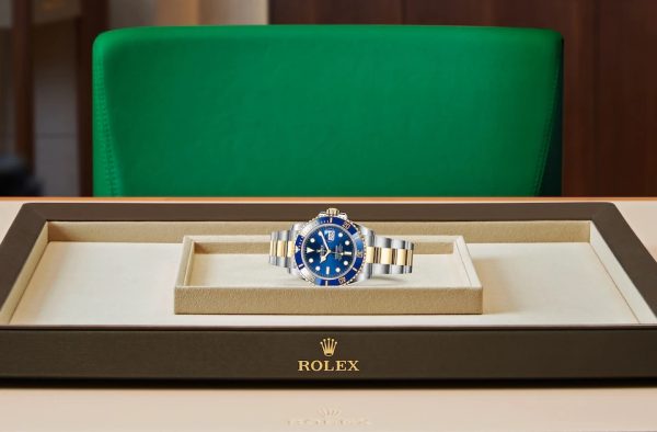 SUBMARINER DATE-(Oyster, 41 mm, Oystersteel and yellow gold)