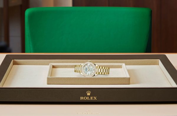 LADY-DATEJUST-(Oyster, 28 mm, yellow gold and diamonds)