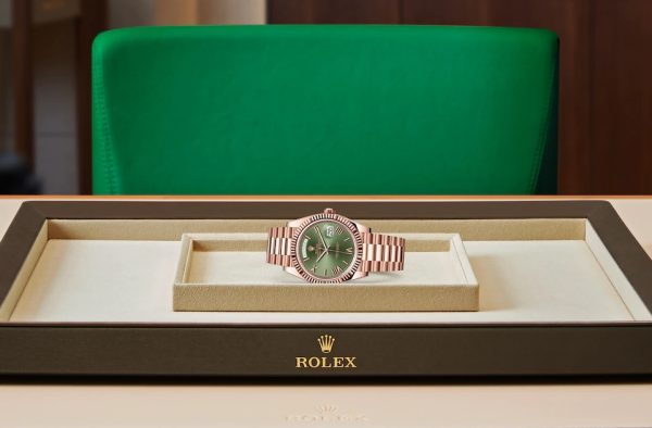 DAY-DATE 40-（Oyster, 40 mm, Everose gold）