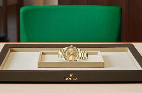 DAY-DATE 40-（Oyster, 40 mm, yellow gold）