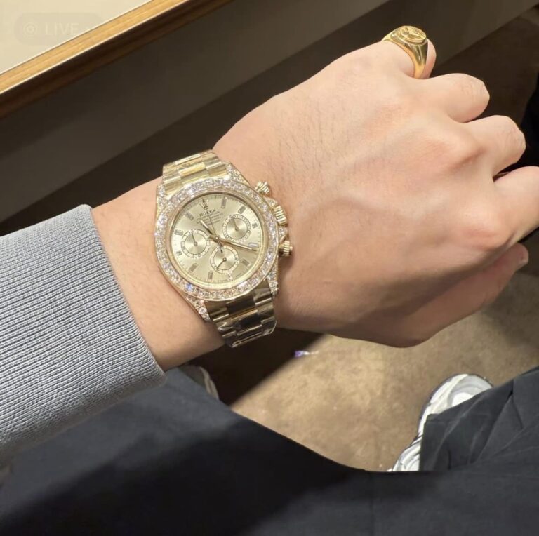 Rolex Daytona 18K Yellow Gold Gold Sundust Dial Diamond Bezel Oyster Bracelet 40 mm 126598TBR - Image 2
