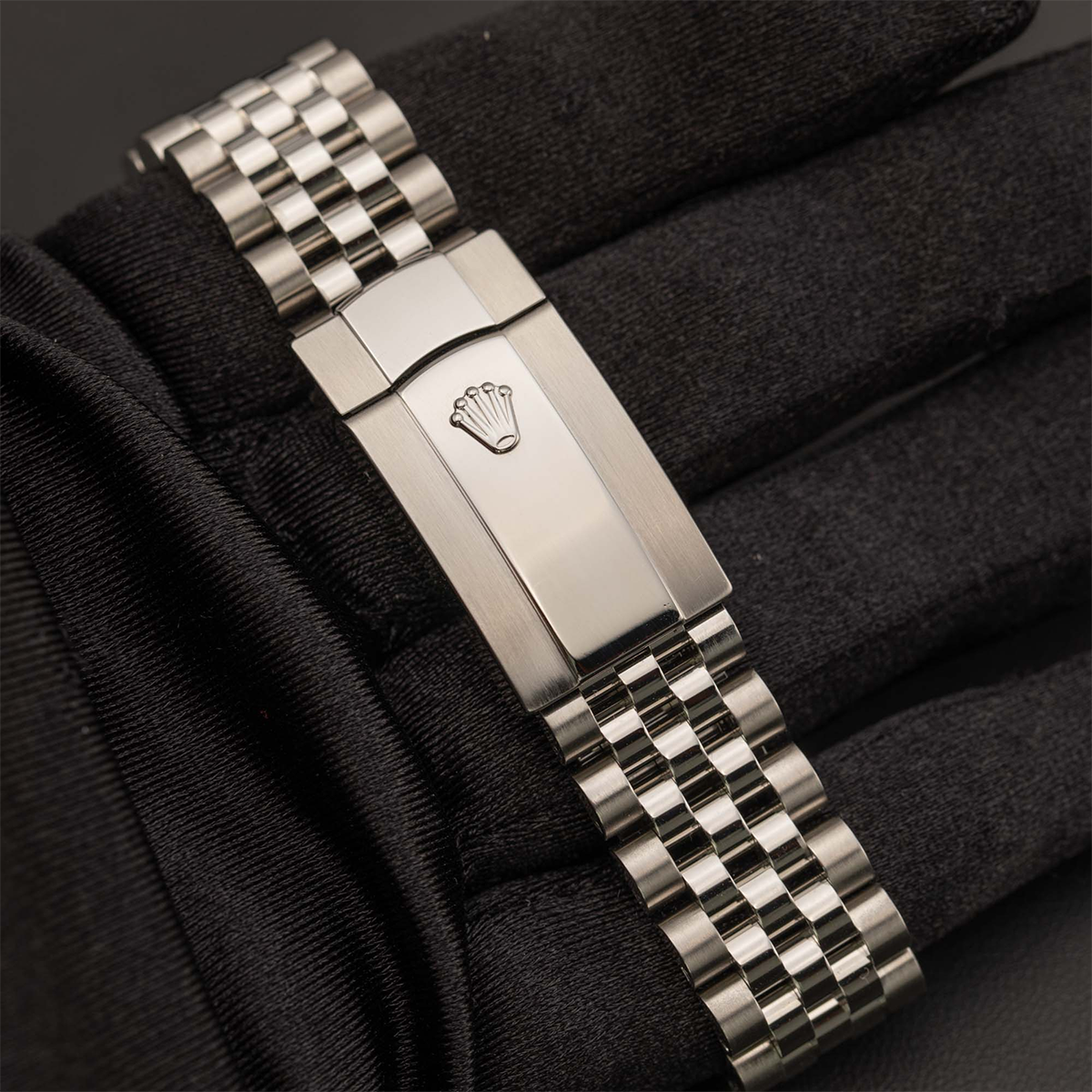Rolex Datejust 126300 Smooth Bezel Watch 41mm Black Diamond Dial - Image 5