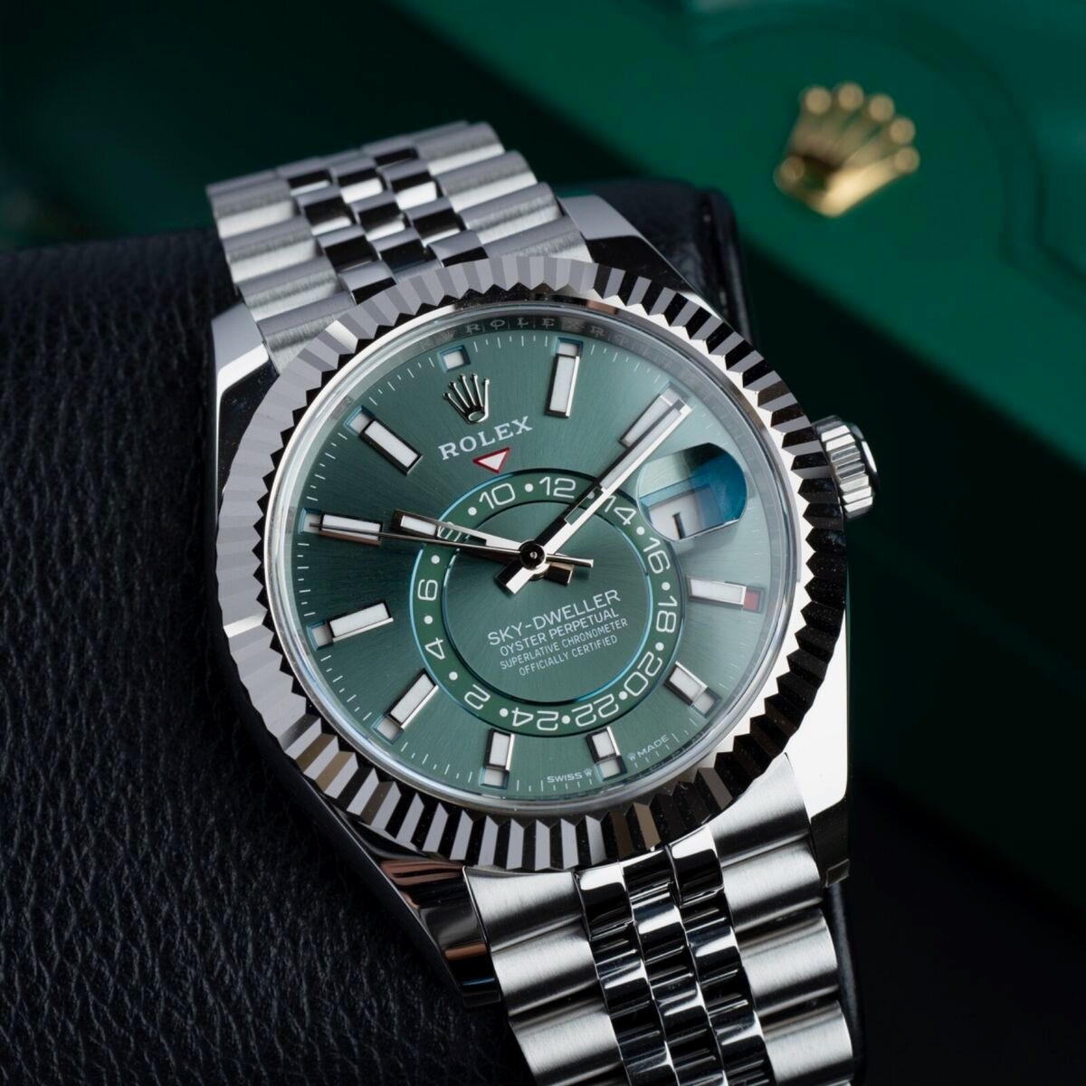 Rolex Sky-Dweller Stainless Steel Green Dial Jubilee 336934-0002 New - Image 7