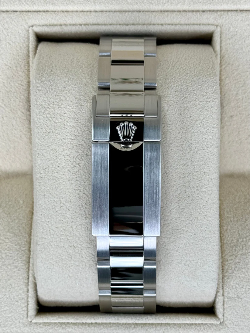 Rolex Daytona 40mm 116506 Platinum Ice Blue Diamond Baguette Dial - Image 11