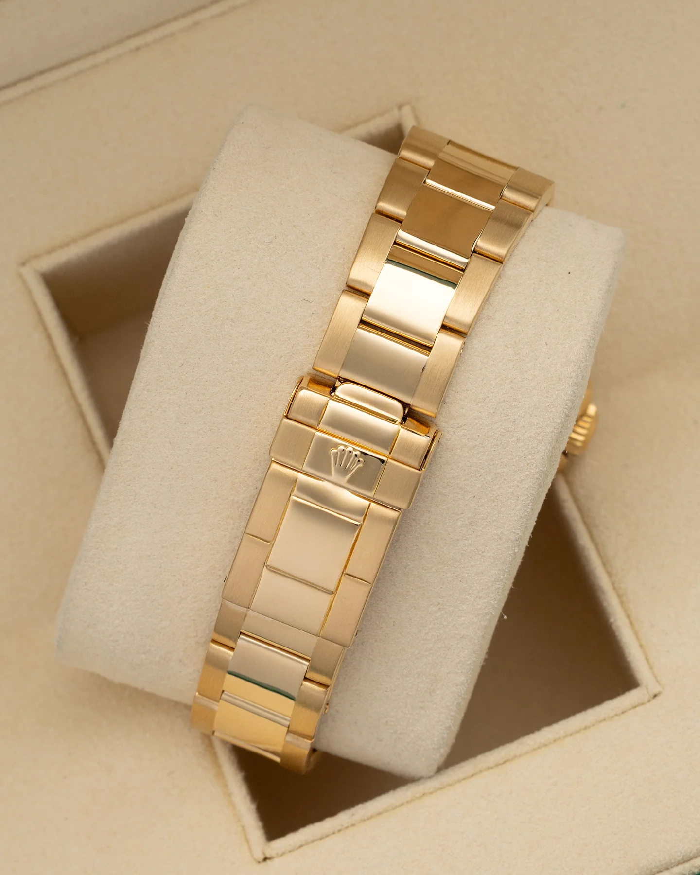 Rolex Yachtmaster 40mm Yellow Gold White Dial Mens Watch 16628 - Image 3