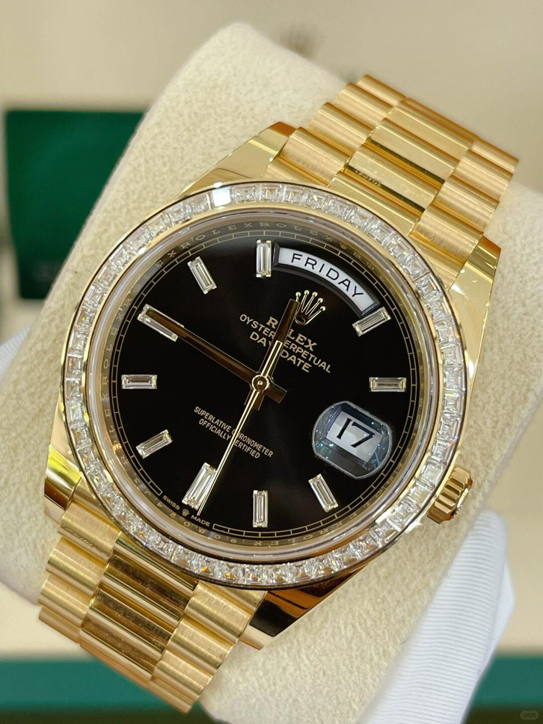 Rolex Day-Date 40mm Yellow Gold Onyx Baguette Diamond Dial Baguette Bezel m228398tbr-0001 - Image 3
