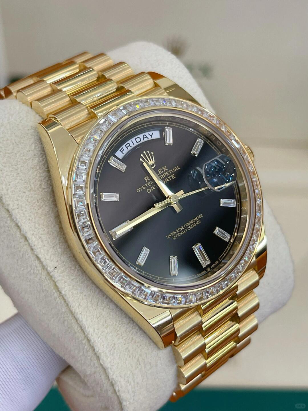 Rolex Day-Date 40mm Yellow Gold Onyx Baguette Diamond Dial Baguette Bezel m228398tbr-0001 - Image 4