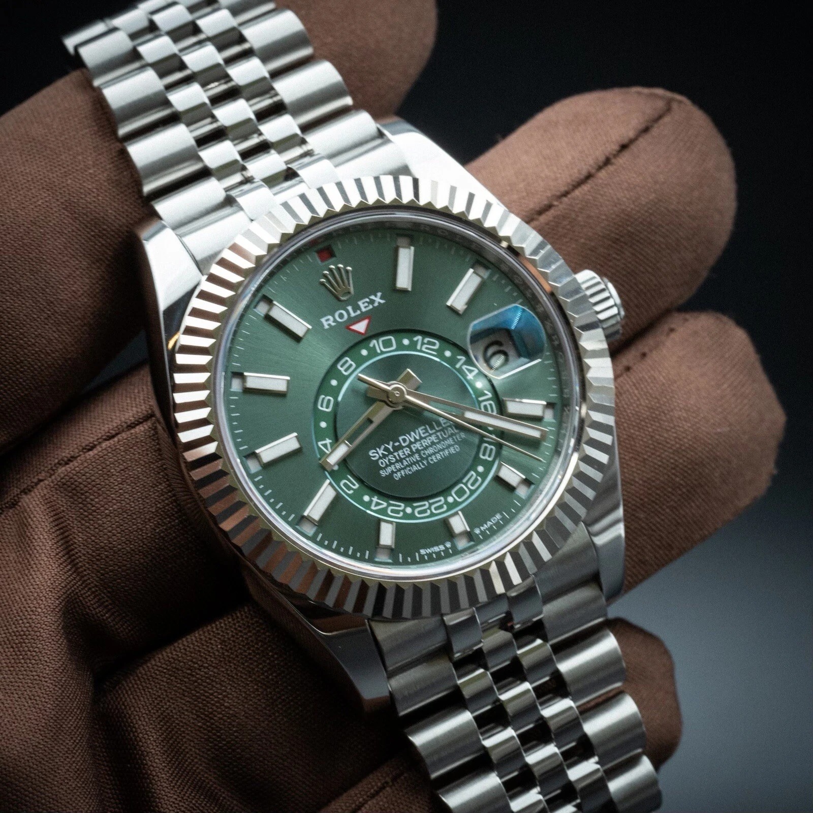 Rolex Sky-Dweller Stainless Steel Green Dial Jubilee 336934-0002 New - Image 5