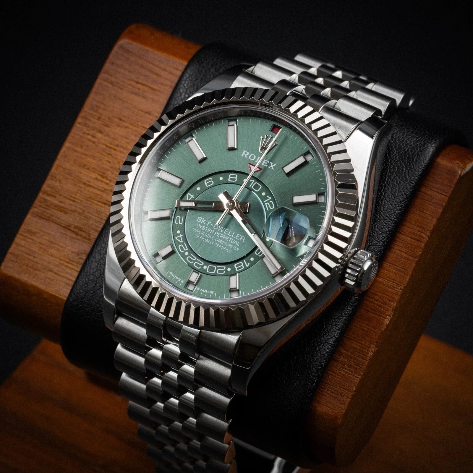 Rolex Sky-Dweller Stainless Steel Green Dial Jubilee 336934-0002 New - Image 4