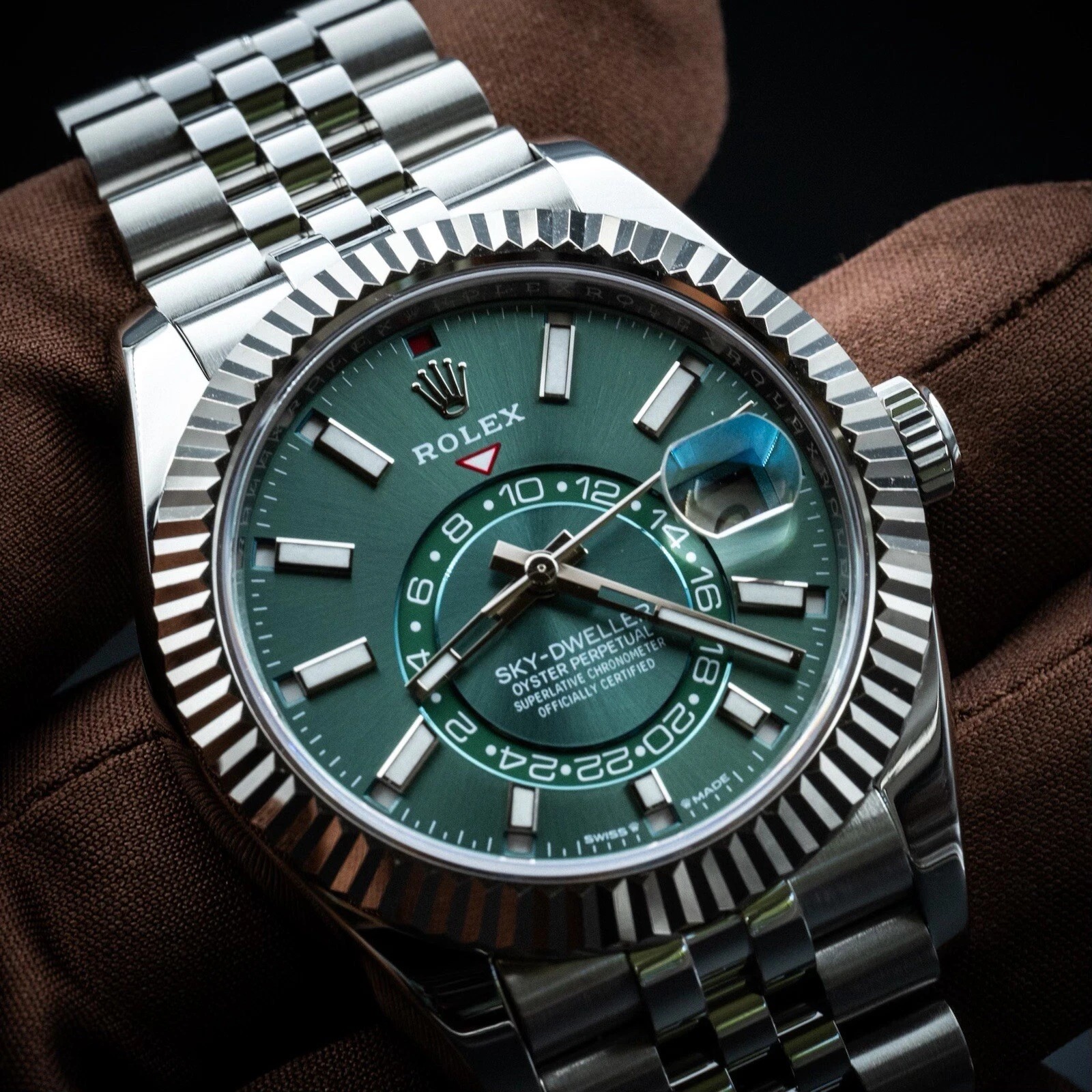 Rolex Sky-Dweller Stainless Steel Green Dial Jubilee 336934-0002 New - Image 6